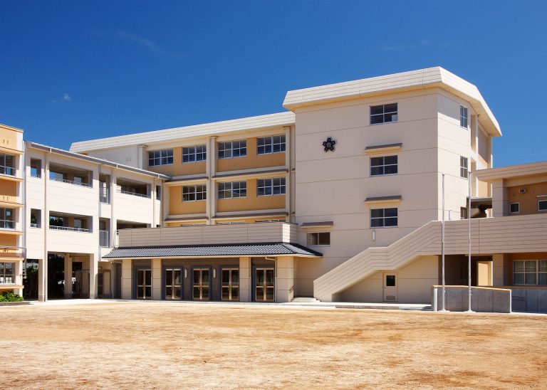 泉佐野市立第一小学校（校舎，屋内運動場）